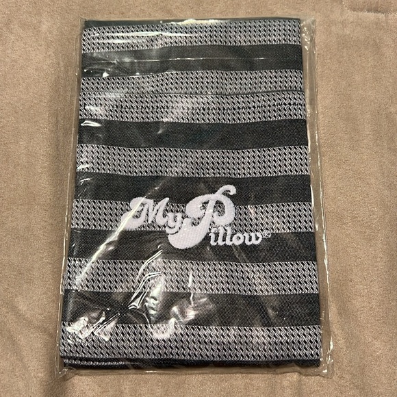 My Pillow GoAnywhere Pillow & pillowcase. size 12“ x 18“. New - Picture 5 of 6